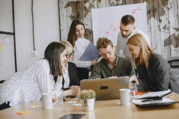 Comment créer une politique de télétravail qui favorise l'équilibre entre vie professionnelle et vie personnelle ?
