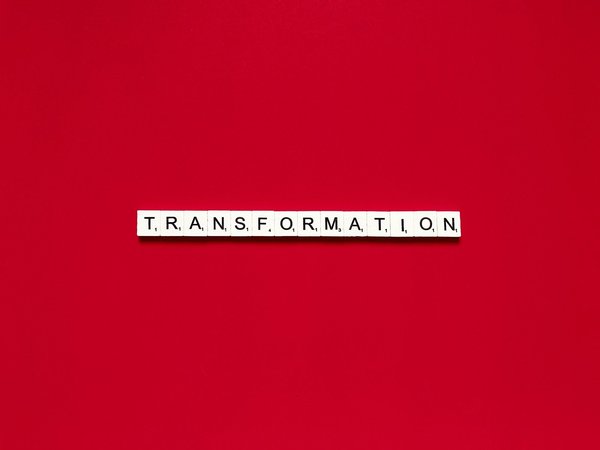 Quelles stratégies pour gérer la transformation numérique dans une entreprise de médias?