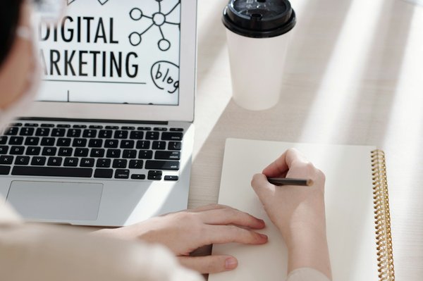 Découvrez comment une agence marketing digital booste votre b2b